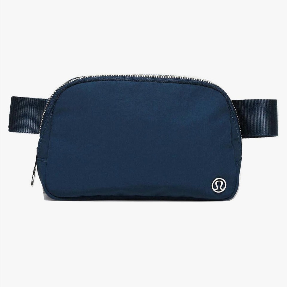 Lululemon Navy Belt Bag NWT